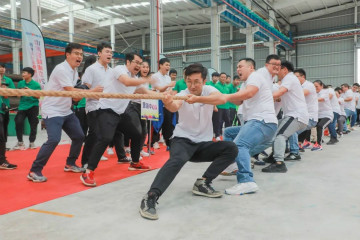 山河智能举办21周年庆祝表彰会暨趣味运动会